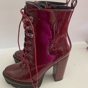 Wet kiss boots size 7